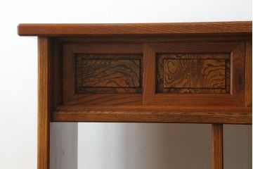 中古　美品　国産　職人手造り　総欅(ケヤキ)無垢材　漆塗り　美しい杢目を堪能できる飾り棚(茶棚、違い棚、収納棚、戸棚)(R-060858)