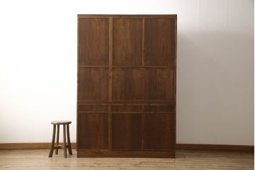 中古　美品　岩手県岩泉・純木家具　セン材無垢　漆塗り　収納力抜群!シンプルなデザインの二段重ね食器棚(戸棚、収納棚、キャビネット)(定価約90万円)(R-060860)