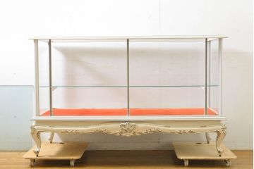 中古　希少デザイン　スチール製　イタリア　ロココ調では珍しい横長ガラスケース(ショーケース、飾り棚、陳列棚、キャビネット、店舗什器)(R-060861)