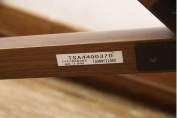 中古　美品　カリモク家具(karimoku)　domani(ドマーニ)　Excel-Life(エクセルライフ)　シンプルながらも木工技術の光るフレームがおしゃれなリビングテーブル(センターテーブル、ローテーブル)(R-060875)