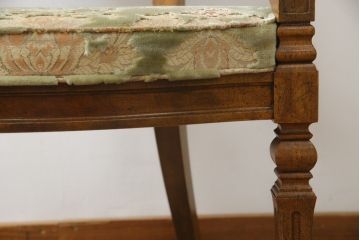 中古　DREXEL HERITAGE(ドレクセルヘリテイジ)　Cameo Classics(キャメオクラシックス)　格調高い雰囲気が魅力のマホガニー製アームチェア(イス、椅子、ダイニングチェア)(定価約35万円)(R-060877)
