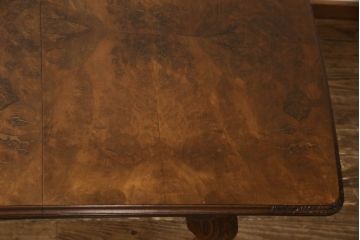 イギリスアンティーク　ウォールナット　天板の玉杢の杢目がいいね!　シンプルで使いやすいデザインのエクステンションテーブル(ダイニングテーブル、2人掛け、4人掛け、6人掛け、伸長式、食卓、作業台、猫脚)(R-060879)