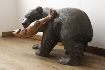 和製アンティーク　上西作　作家物　超特大　まるで本物!!　毛流れや鱗に至るまでとにかく彫りが良い!!　木彫りの熊(置物、置き物、ディスプレイ)(R-060882)