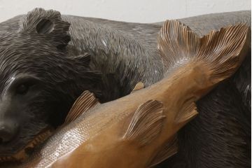 和製アンティーク　上西作　作家物　超特大　まるで本物!!　毛流れや鱗に至るまでとにかく彫りが良い!!　木彫りの熊(置物、置き物、ディスプレイ)(R-060882)