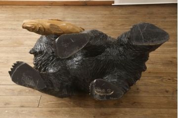 和製アンティーク　上西作　作家物　超特大　まるで本物!!　毛流れや鱗に至るまでとにかく彫りが良い!!　木彫りの熊(置物、置き物、ディスプレイ)(R-060882)