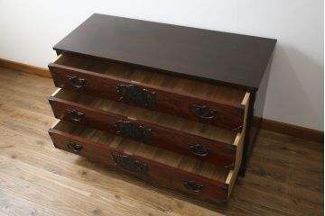 中古　美品　岩谷堂箪笥　天板リメイク　存在感のある金具が和の趣あふれる衣装箪笥(和タンス、引き出し、リビングボード)(R-060884)