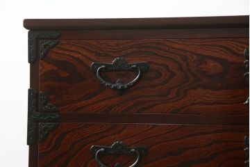 中古　美品　岩谷堂箪笥　天板リメイク　存在感のある金具が和の趣あふれる衣装箪笥(和タンス、引き出し、リビングボード)(R-060884)