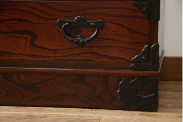 中古　美品　岩谷堂箪笥　天板リメイク　存在感のある金具が和の趣あふれる衣装箪笥(和タンス、引き出し、リビングボード)(R-060884)