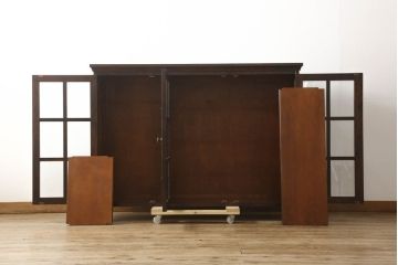 中古　北海道民芸家具　脚または台輪を付けてリメイク!　シックな大人空間を演出してくれるキャビネット(食器棚、カップボード、飾り棚、収納棚、本箱、ブックケース、サイドボード、サイドキャビネット)(R-060885)