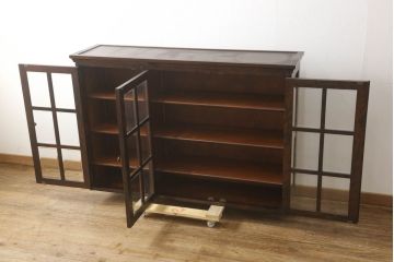 中古　北海道民芸家具　脚または台輪を付けてリメイク!　シックな大人空間を演出してくれるキャビネット(食器棚、カップボード、飾り棚、収納棚、本箱、ブックケース、サイドボード、サイドキャビネット)(R-060885)