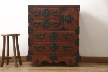 中古　美品　岩谷堂箪笥　厚みのある金具が風格を感じさせる車箪笥(和タンス、小箪笥、引き出し、衣装箪笥)(R-060890)