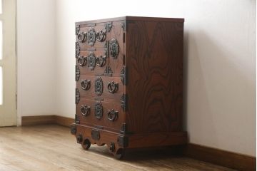 中古　美品　岩谷堂箪笥　厚みのある金具が風格を感じさせる車箪笥(和タンス、小箪笥、引き出し、衣装箪笥)(R-060890)