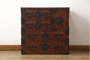 中古　美品　岩谷堂箪笥　厚みのある金具が風格を感じさせる車箪笥(和タンス、小箪笥、引き出し、衣装箪笥)(R-060890)