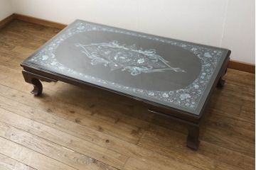 中古　韓国民芸家具　華やかな螺鈿(ラデン)細工が目を惹く座卓(ローテーブル)(R-060892)
