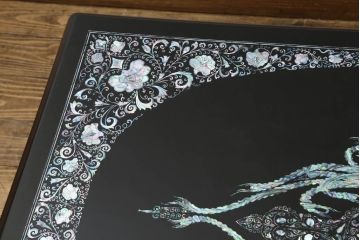 中古　韓国民芸家具　華やかな螺鈿(ラデン)細工が目を惹く座卓(ローテーブル)(R-060892)