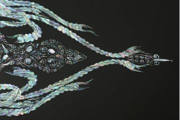 中古　韓国民芸家具　華やかな螺鈿(ラデン)細工が目を惹く座卓(ローテーブル)(R-060892)