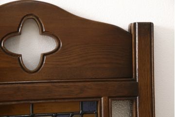 中古　美品　オーク材　ステンドグラス入り　置くだけでお部屋のアクセントになる折り畳み式パーテーション(衝立て、つい立て、間仕切り、折りたたみ)(定価約18万円)(R-060893)