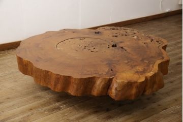 中古　特大　屋久杉を輪切りにした天板が存在感を放つ座卓(ローテーブル、センターテーブル)(定価約80万円)(R-060894)