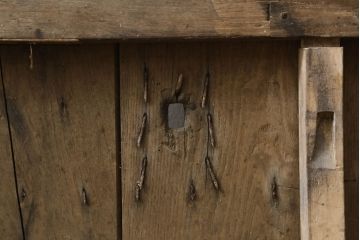 アンティーク建具　総栗材　どっしりとした重厚感が魅力の鉄板張り蔵戸1枚(鉄扉、鉄戸、引き戸、玄関戸)(R-060895)