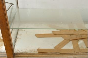 和製アンティーク　特大　ナラ(楢)材　素朴な木の風合いに懐かしさを感じるカウンターガラスケース(Gケース、ショーケース、ディスプレイケース、コレクションケース、キャビネット、飾り棚、陳列棚、店舗什器、英国)(R-060898)