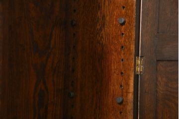 イギリスアンティーク　オーク材　上品な佇まいが魅力的なツイストレッグキャビネット(ブックケース、本箱、収納棚、戸棚)(R-060899)