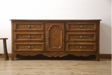 中古　美品　DREXEL HERITAGE(ドレクセルヘリテイジ)　気品あふれる佇まいが魅力のサイドボード(チェスト、引き出し)(R-060900)