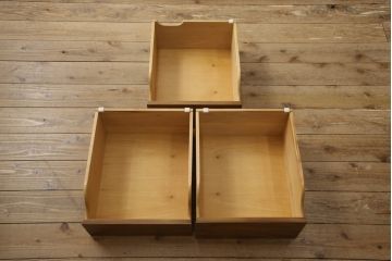中古　美品　DREXEL HERITAGE(ドレクセルヘリテイジ)　気品あふれる佇まいが魅力のサイドボード(チェスト、引き出し)(R-060900)