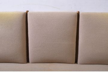 中古　永田良介商店　クラシカルな佇まいが魅力の3人掛けソファ(3P、三人掛け、アームソファ)(R-060902)