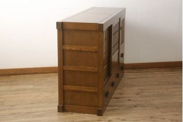 中古　ニレ材　和の趣あふれる佇まいが魅力的な水屋箪笥サイドボード(サイドキャビネット、収納棚、戸棚、食器棚、カップボード)(R-060903)