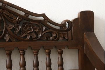 ビンテージ　凝った彫刻が魅力的なベンチ(ヴィンテージ、板座、長椅子、2人掛け、ダイニングチェア)(R-060904)