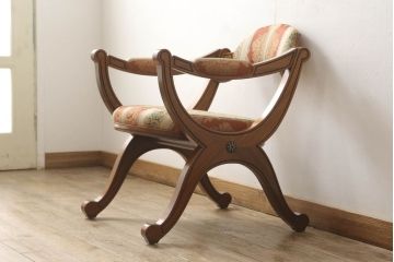 中古　美品　DREXEL HERITAGE(ドレクセルヘリテイジ)　ESPERANTO(エスペラント)　光沢のあるファブリックが高級感を醸し出すアーム付きダイニングチェア(イス、椅子)(定価約24万円)(R-060915)