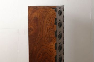 中古　美品　岩谷堂箪笥　こだわりの意匠が目を引く縦型チェスト(整理箪笥、引き出し、和タンス、収納箪笥、衣装箪笥)(R-060935)