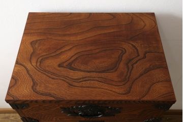 中古　美品　岩谷堂箪笥　こだわりの意匠が目を引く縦型チェスト(整理箪笥、引き出し、和タンス、収納箪笥、衣装箪笥)(R-060935)