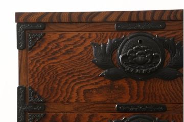 中古　美品　岩谷堂箪笥　こだわりの意匠が目を引く縦型チェスト(整理箪笥、引き出し、和タンス、収納箪笥、衣装箪笥)(R-060935)