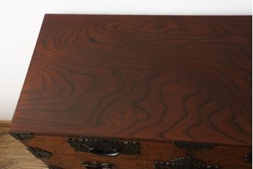 中古　岩谷堂箪笥　重厚な金具と美しい杢目が目を惹く衣装箪笥(和タンス、整理箪笥、収納箪笥、引き出し)(R-060937)
