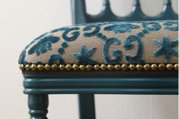 中古　超美品　グッチ(GUCCI)　GGジャカード　ビー(ハチ)&スター　ブルーカラーが空間のアクセントになるウッドチェア(椅子、イス)(定価約27万5千円)(R-060943)