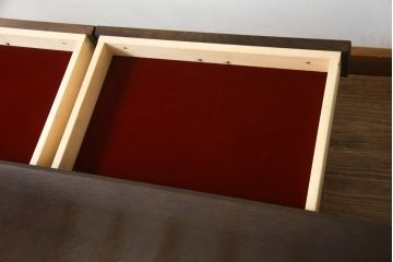 中古　カリモク　domani(ドマーニ)　Morganton(モーガントン)　ゴールドの引手が高級感を演出するセンターテーブル(リビングテーブル、ローテーブル)(定価約22万円)(R-060954)