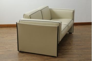 中古　展示品　超美品　Cassina(カッシーナ)　405　DUC(デュック)　FX革　黒のパイピングが空間を引き締める2人掛けソファ(2P、アームソファ)(定価約110万円)(R-060959)