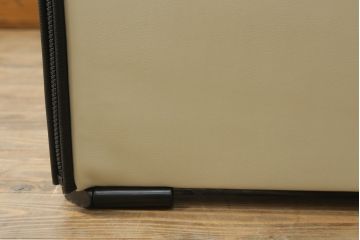 中古　展示品　超美品　Cassina(カッシーナ)　405　DUC(デュック)　FX革　黒のパイピングが空間を引き締める2人掛けソファ(2P、アームソファ)(定価約110万円)(R-060959)