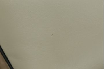 中古　展示品　超美品　Cassina(カッシーナ)　405　DUC(デュック)　FX革　黒のパイピングが空間を引き締める2人掛けソファ(2P、アームソファ)(定価約110万円)(R-060959)