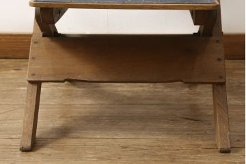 和製アンティーク　昔懐かしい!古い質感が趣溢れる折畳式勉強机(折り畳み式、デスク、つくえ、子供用チェア、ディスプレイ台)(R-060964)