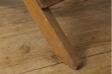 和製アンティーク　昔懐かしい!古い質感が趣溢れる折畳式勉強机(折り畳み式、デスク、つくえ、子供用チェア、ディスプレイ台)(R-060964)
