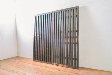 アンティーク建具　和モダンな空間づくりにおすすめの荒格子戸2枚セット(引き戸、格子戸)(R-060967)