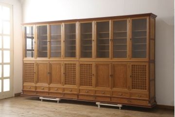 中古　美品　特注品　最高級!!　屋久杉の美しい杢目を堪能できる2間サイズの特大キャビネット(食器棚、収納棚、戸棚、水屋箪笥)(定価約400万円)(R-060968)