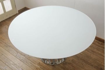 中古　Cassina(カッシーナ)　BOBOLI(ボボリ)　洗練されたデザインが美しさを放つラウンドテーブル(ダイニングテーブル、2人掛け、4人掛け、食卓)(定価約96万円)(R-060969)