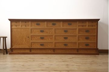 中古　屋久杉を使用した木の温もりあふれるサイドボード(サイドチェスト、収納箪笥、小物収納、引き出し)(定価約180万円)(R-060970)