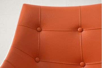中古　美品　Cassinaixc.(カッシーナイクスシー)　Philippe Starck(フィリップ・スタルク)　246　PASSION(パシオン)　丸みのあるボディと華奢な脚のバランスが美しいアームチェア(ダイニングチェア、椅子、イス)(R-060971)