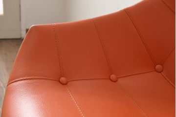 中古　美品　Cassinaixc.(カッシーナイクスシー)　Philippe Starck(フィリップ・スタルク)　246　PASSION(パシオン)　丸みのあるボディと華奢な脚のバランスが美しいアームチェア(ダイニングチェア、椅子、イス)(R-060971)