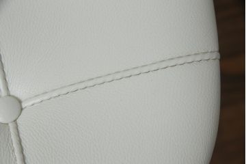 中古　美品　Cassinaixc.(カッシーナイクスシー)　Philippe Starck(フィリップ・スタルク)　245　CAPRICE(カプリス)　丸みのあるボディと華奢な脚のバランスが美しいアームレスチェア(ダイニングチェア、椅子、イス)(定価約17万円)(R-060973)