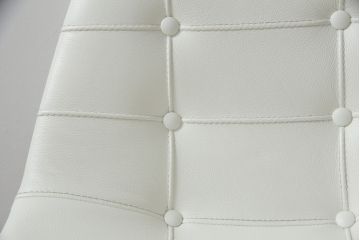 中古　美品　Cassinaixc.(カッシーナイクスシー)　Philippe Starck(フィリップ・スタルク)　245　CAPRICE(カプリス)　丸みのあるボディと華奢な脚のバランスが美しいアームレスチェア(ダイニングチェア、椅子、イス)(定価約17万円)(R-060974)